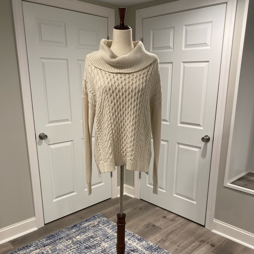 American Eagle / S: L / C: Cream / Heavy weight sweater